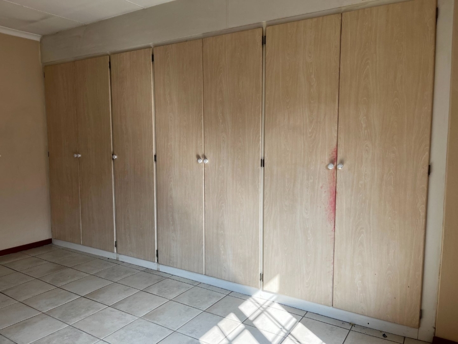 To Let 2 Bedroom Property for Rent in Melodie North West